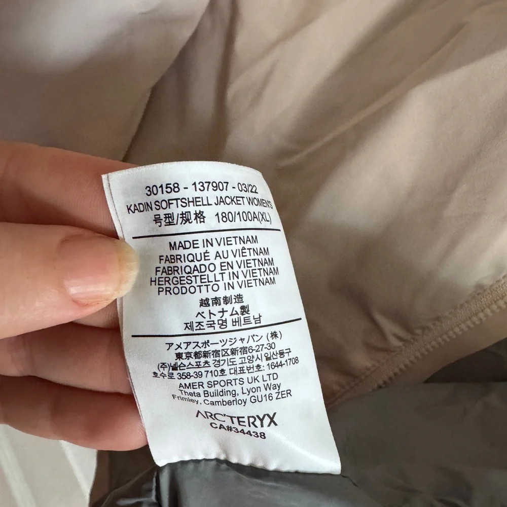 Arc'teryx Women's Kadin Jacket - Picture 6 of 6
